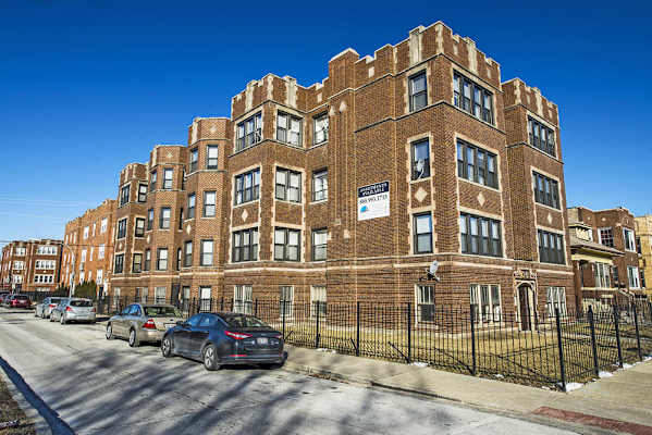 1704 W 77th St property